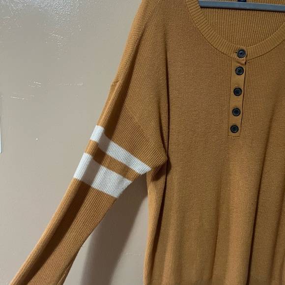 American Eagle Outfitters Tan Knit Sweater - Picture 3 of 3